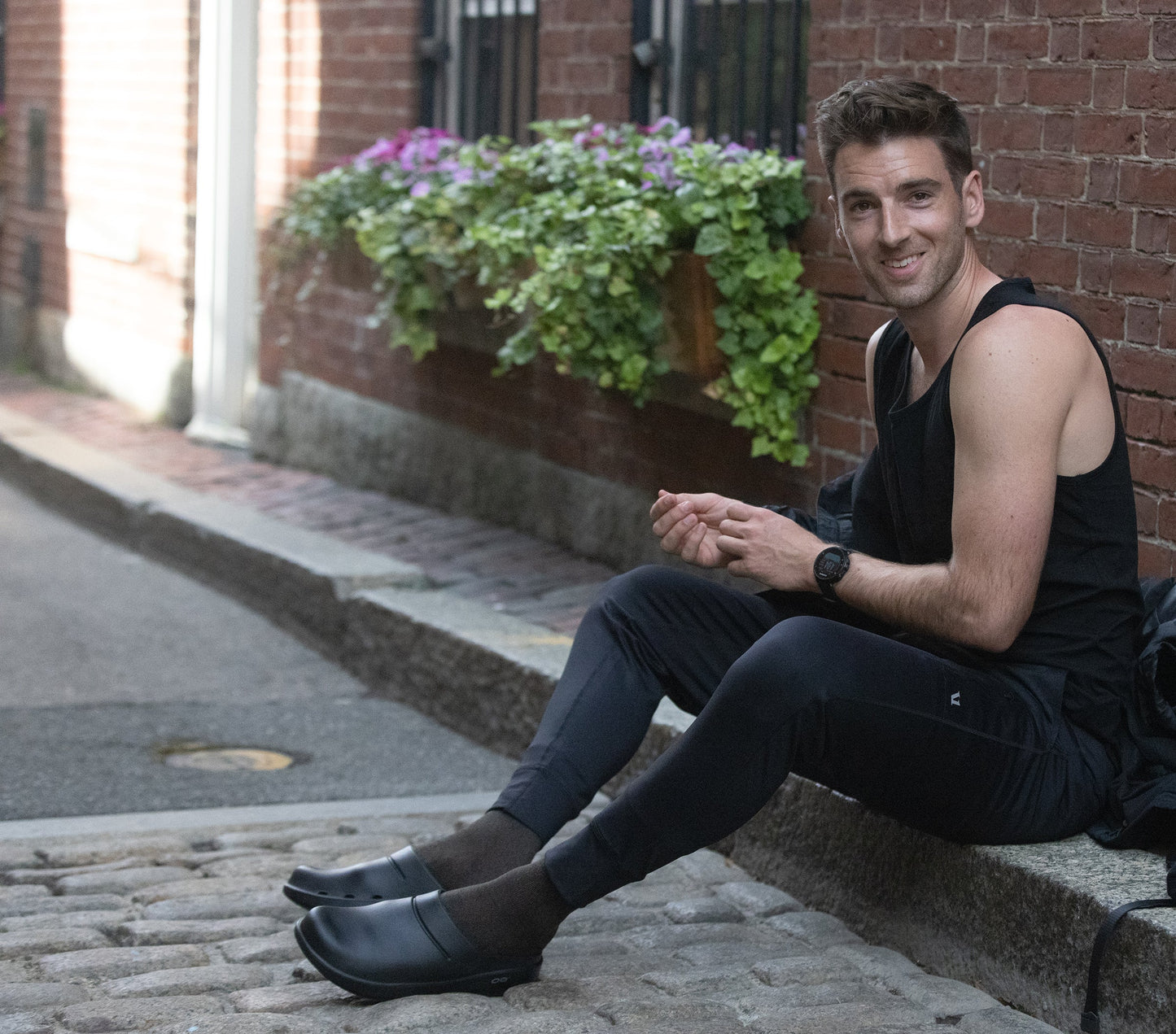 OOFOS UNISEX CLOG SLIDE SANDALS -BLACK - Sole Therapy