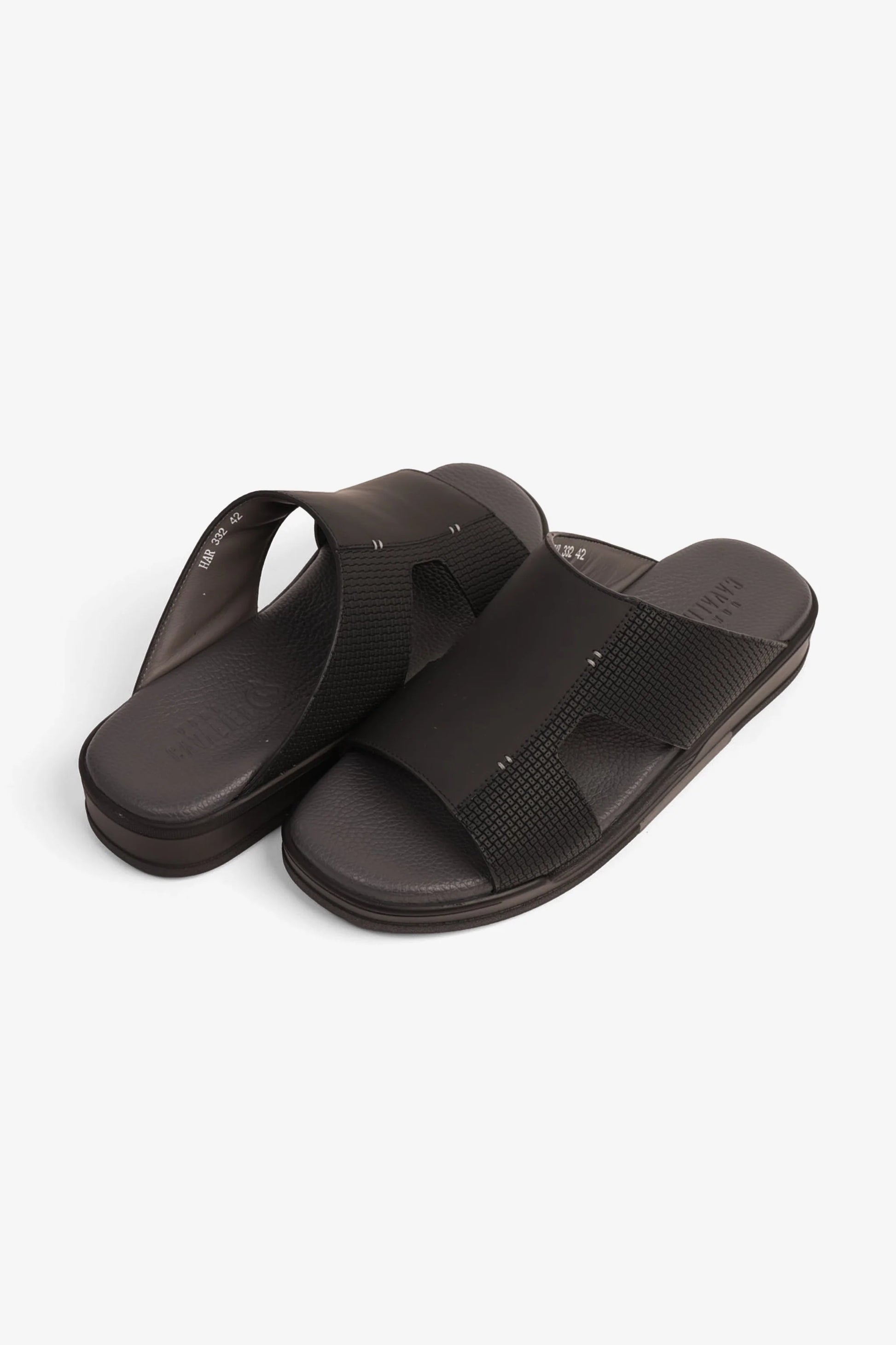 UOMO CAVALIER MEN'S ARABIC EXTRA CUSHIONED-BLACK - Seventy7