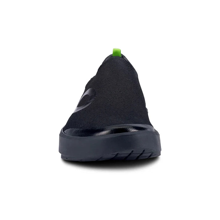 OOFOS MEN'S OOMG EEZE LOW  SHOES- BLACK - Sole Therapy